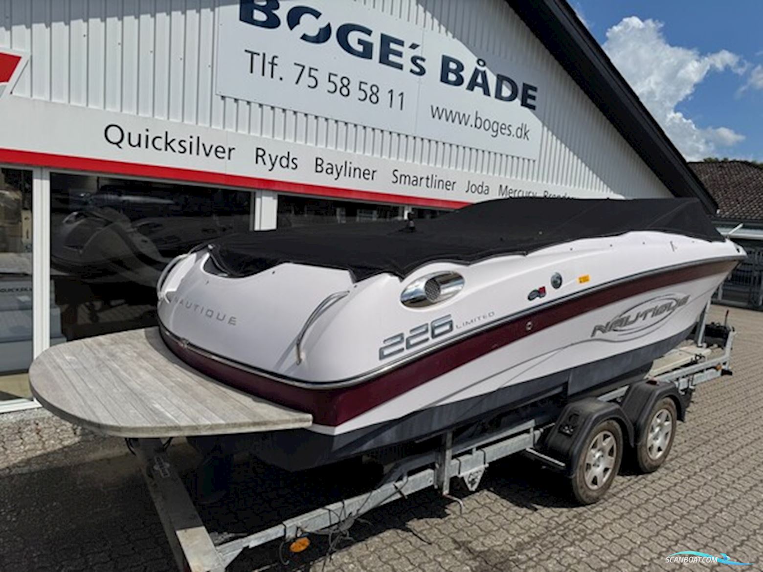 Nautique 226 Limited med 375 hk ZR6 8,1L V8 i/o og 3000 kg Humbauer bådtrailer - Engros til CVR nummer
