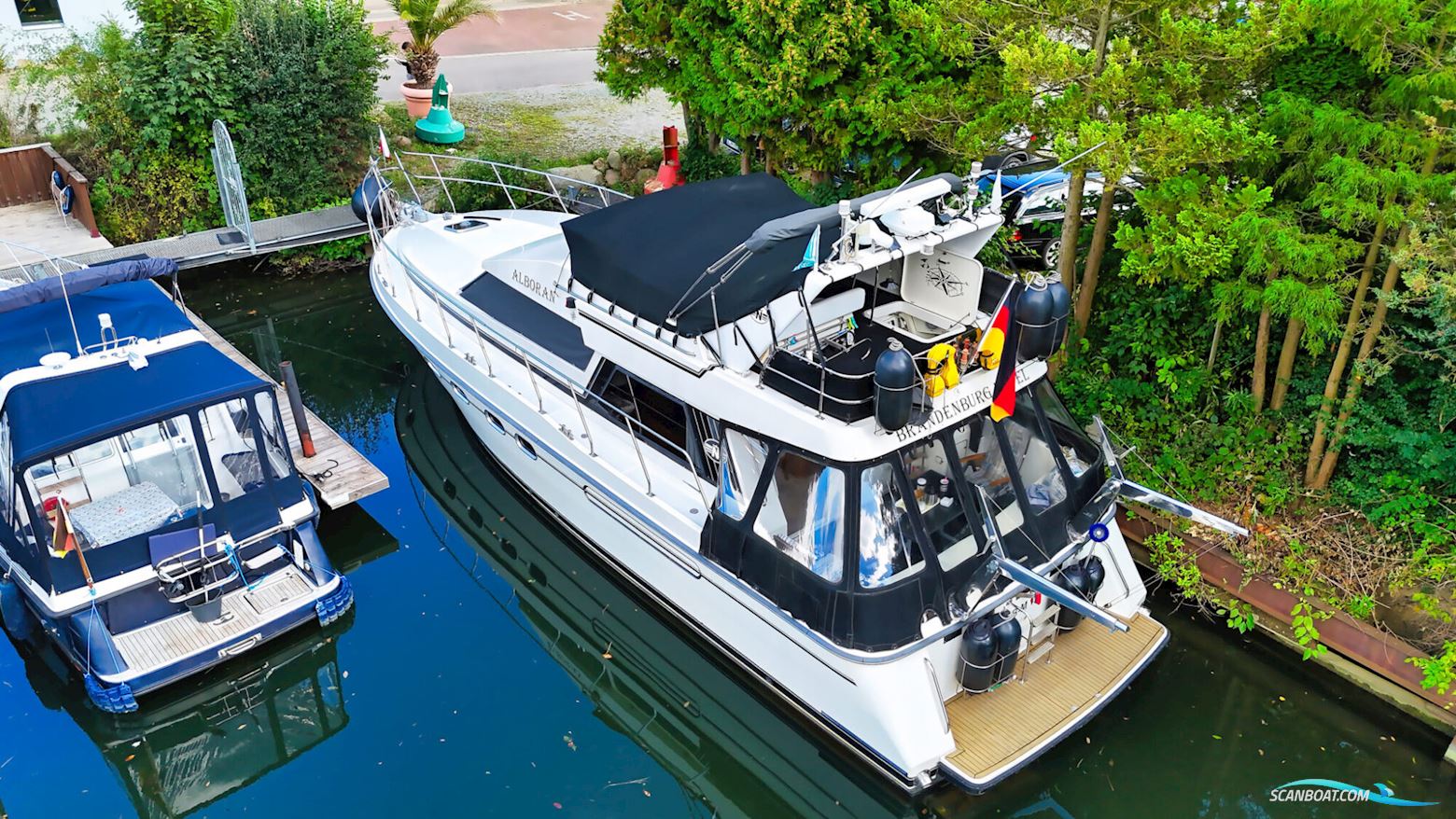 Neptunus 138 / 46 Flybridge Sedan