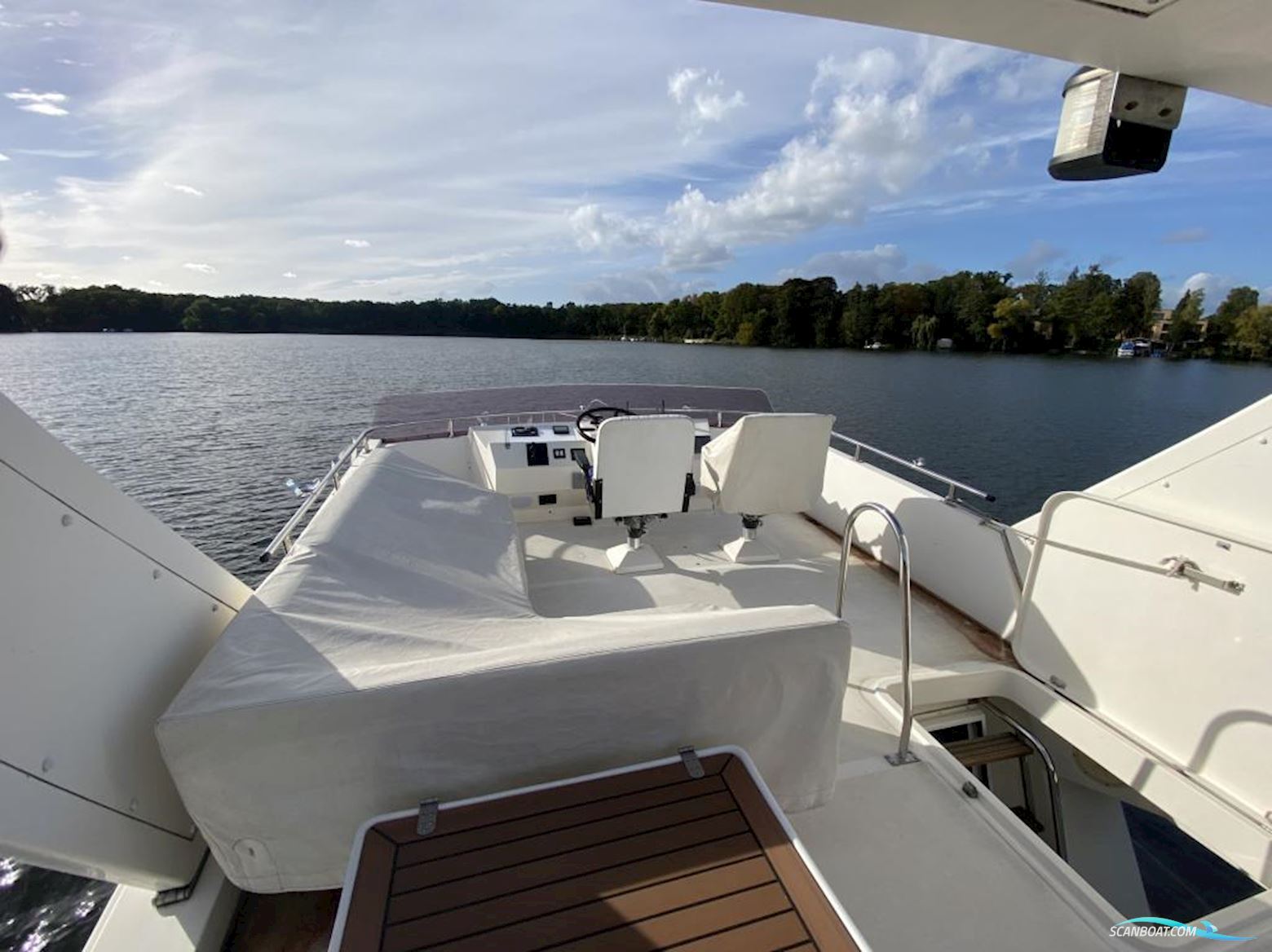 Neptunus 138 Sedan Fly