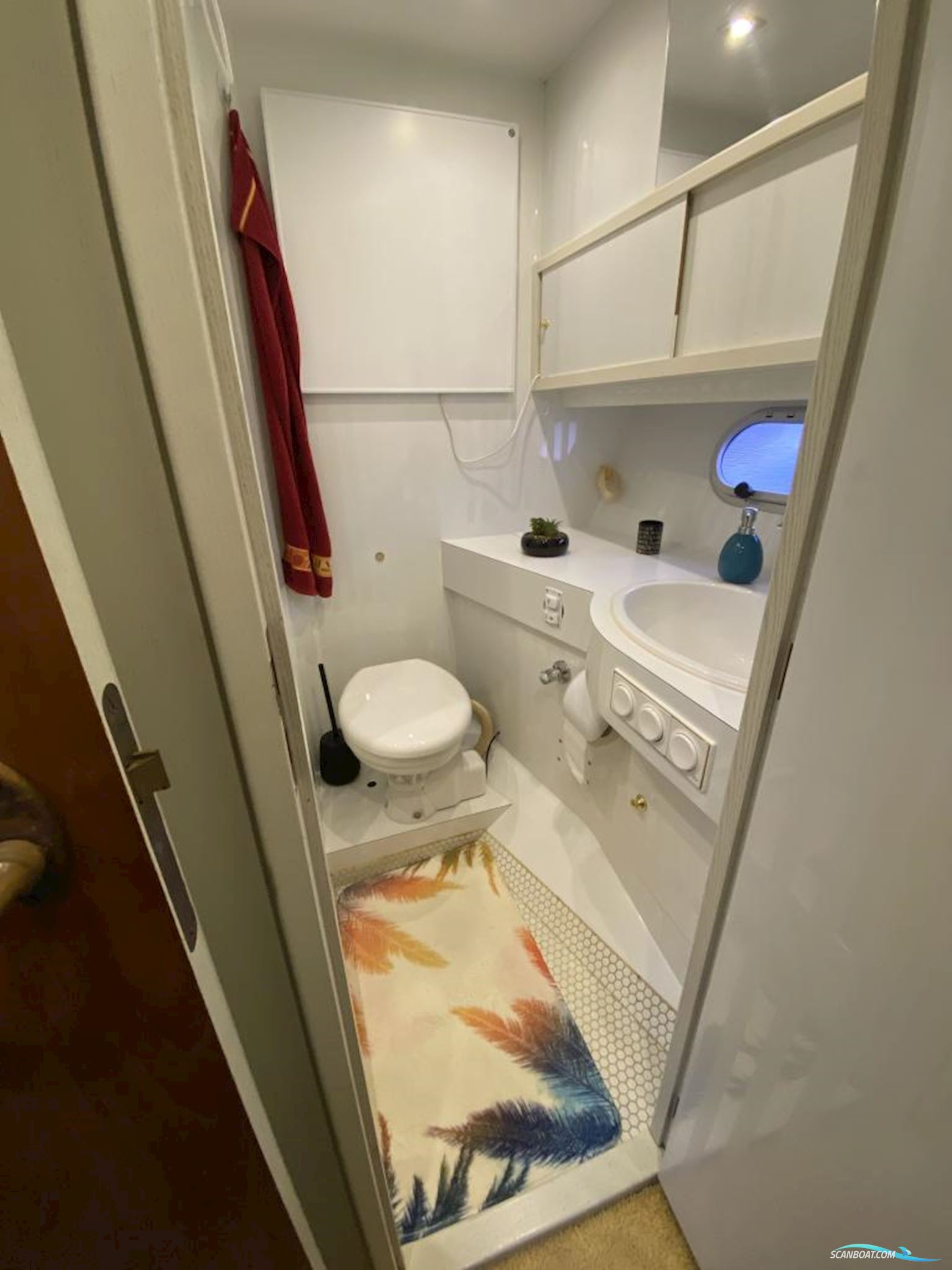 Neptunus 138 Sedan Fly