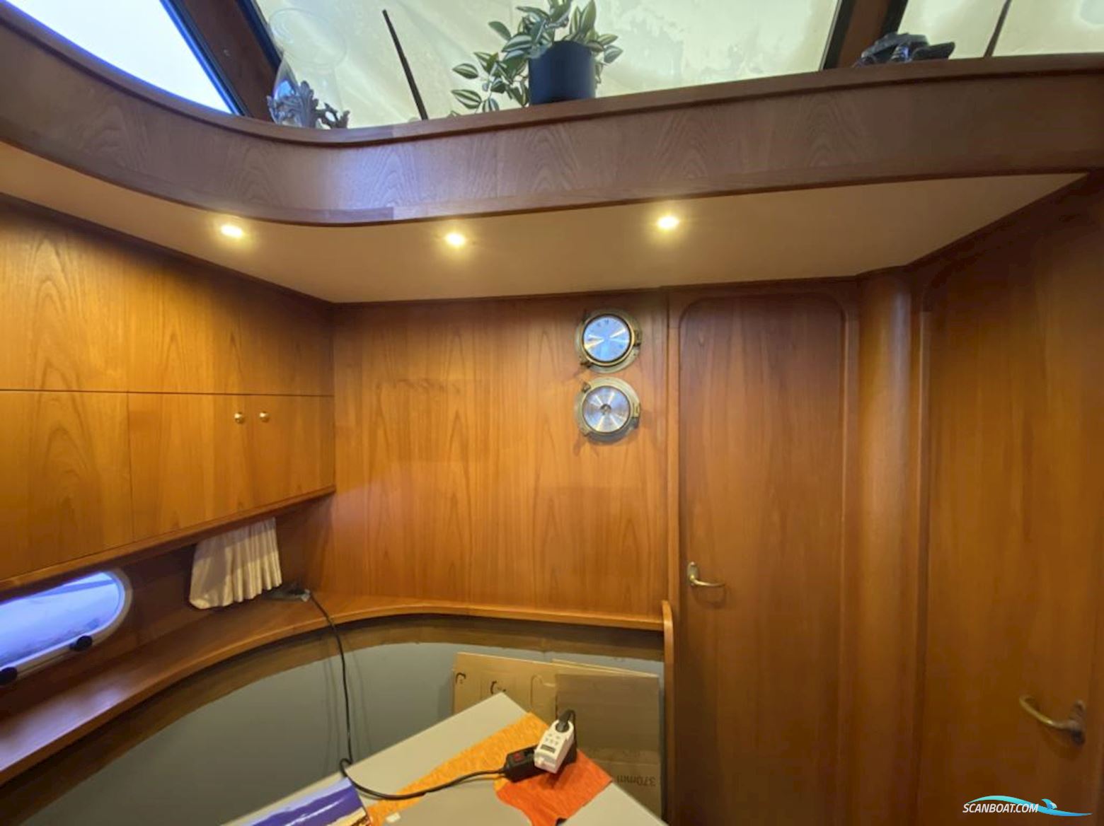 Neptunus 138 Sedan Fly