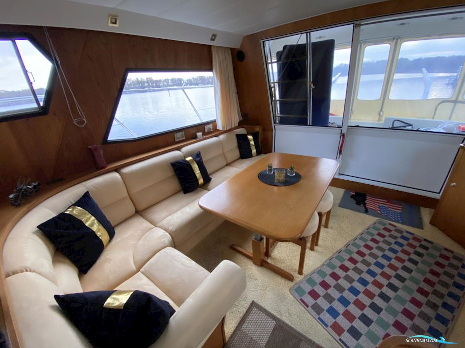 Neptunus 138 Sedan Fly