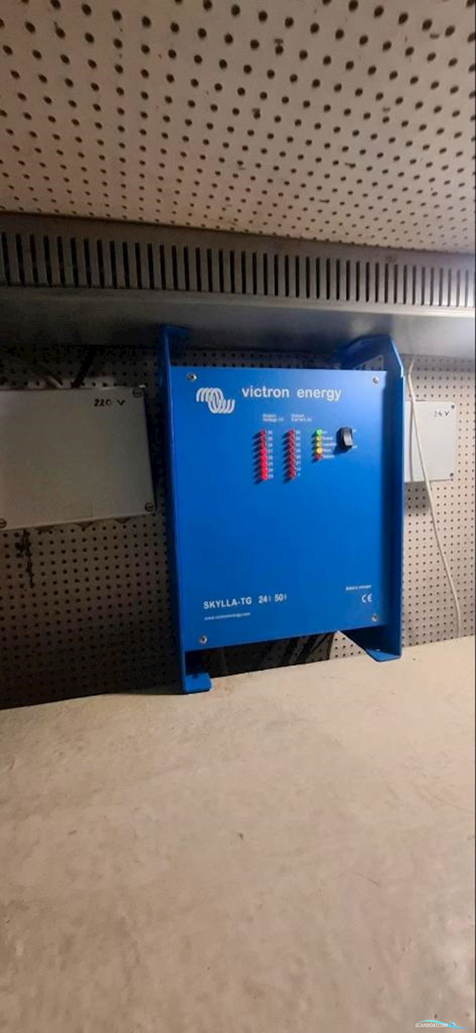 Neptunus 138 Sedan Fly