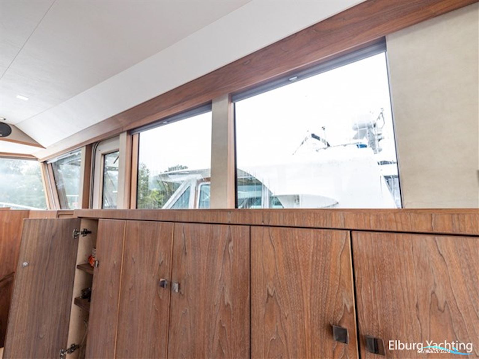 NG Explorer 50 - MY Wild Thing