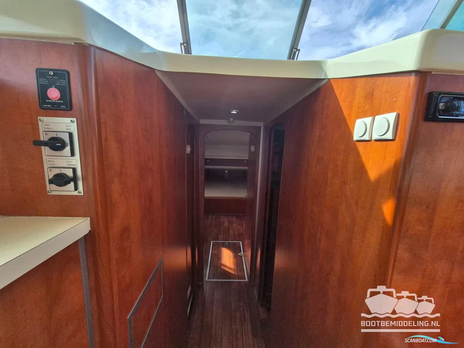 Nicols Yacht Sixto Prestige