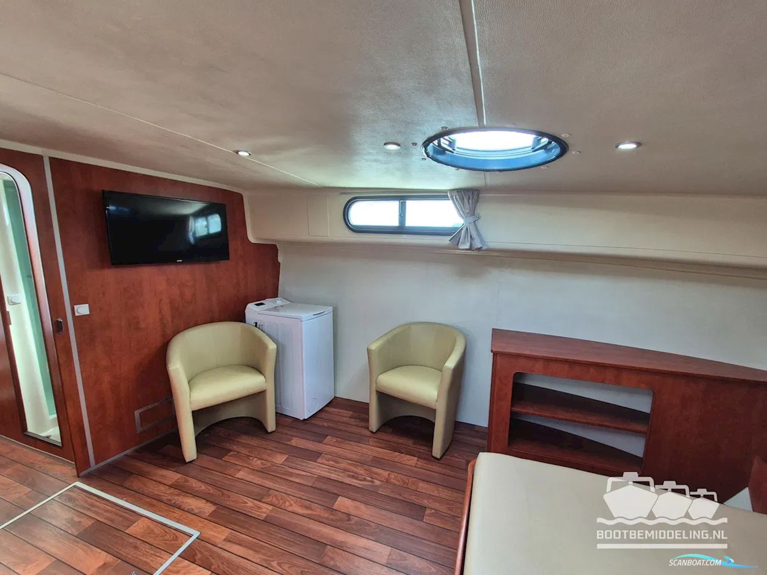 Nicols Yacht Sixto Prestige