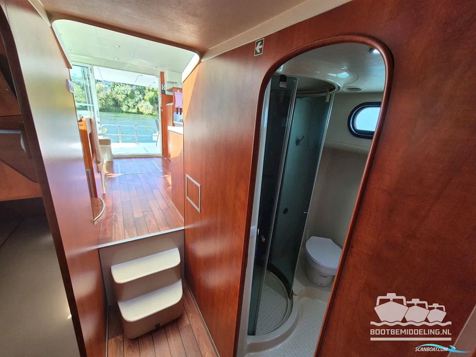 Nicols Yacht Sixto Prestige