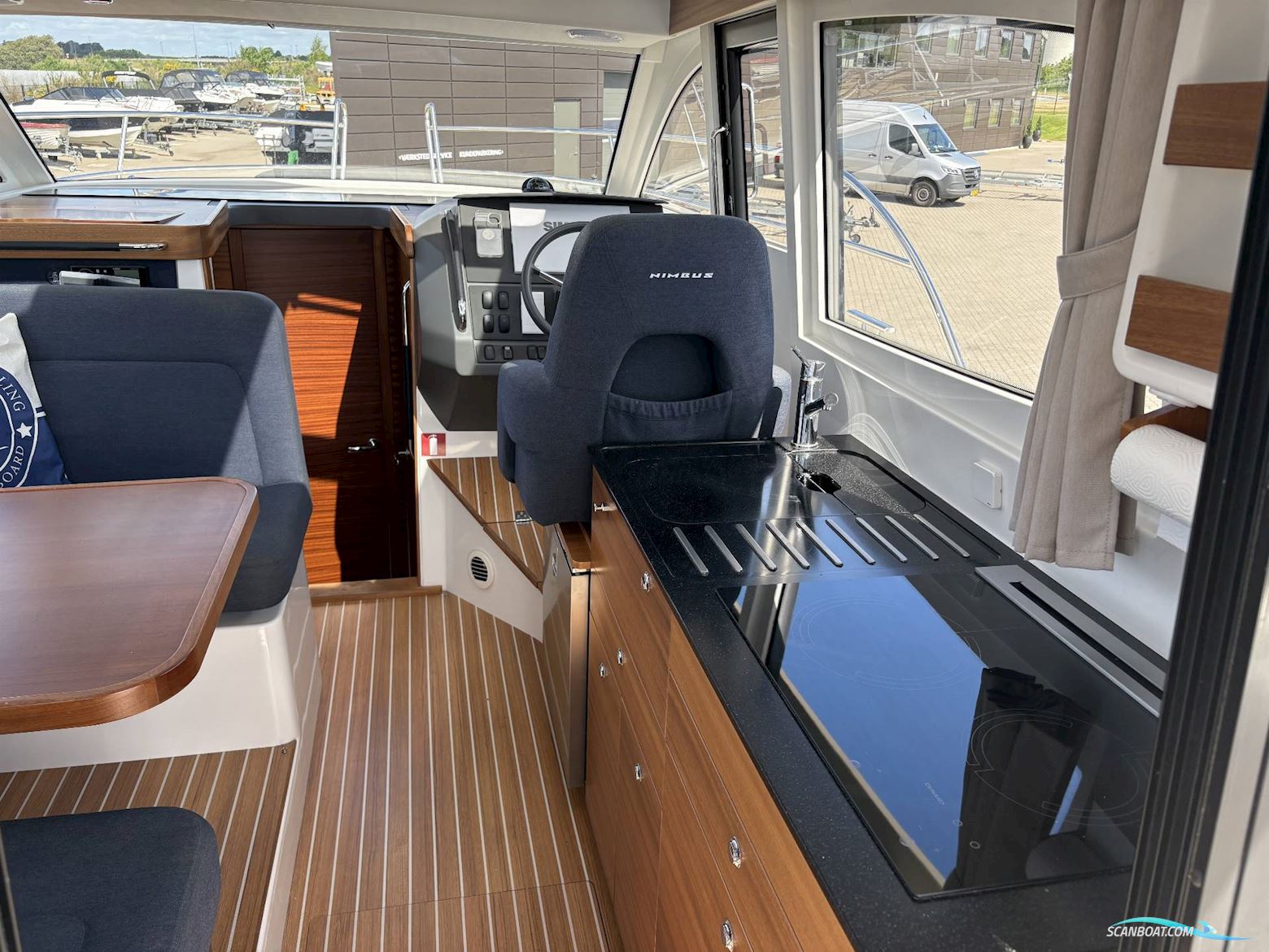 Nimbus 305 Coupe - 220 HK Diesel-Fast skrueaksel/Udstyr