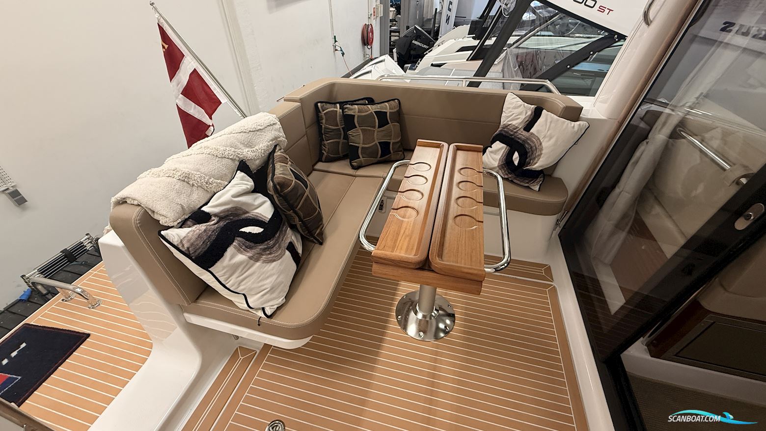 Nimbus 305 Coupé