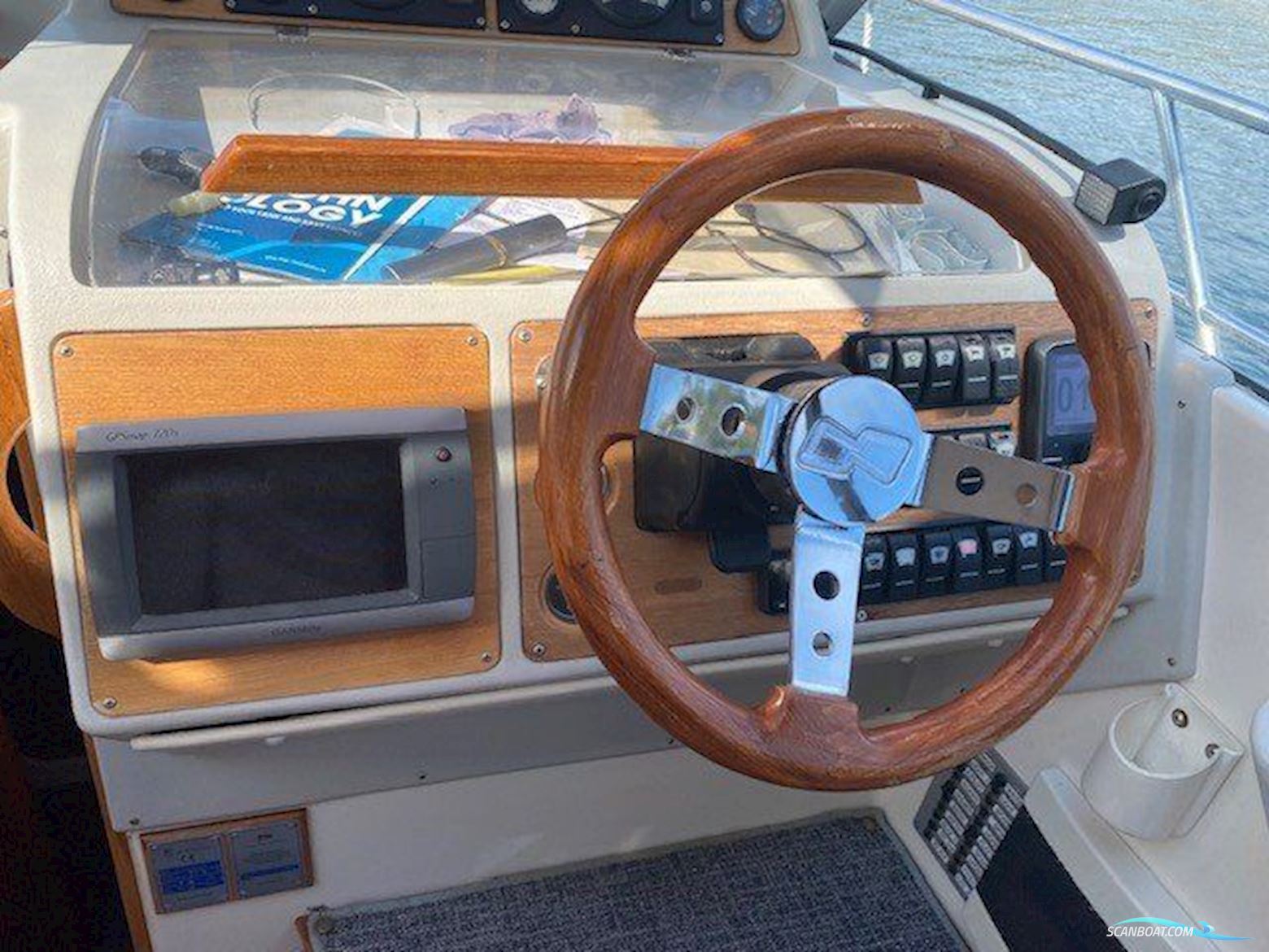 Nimbus 320 COUPE