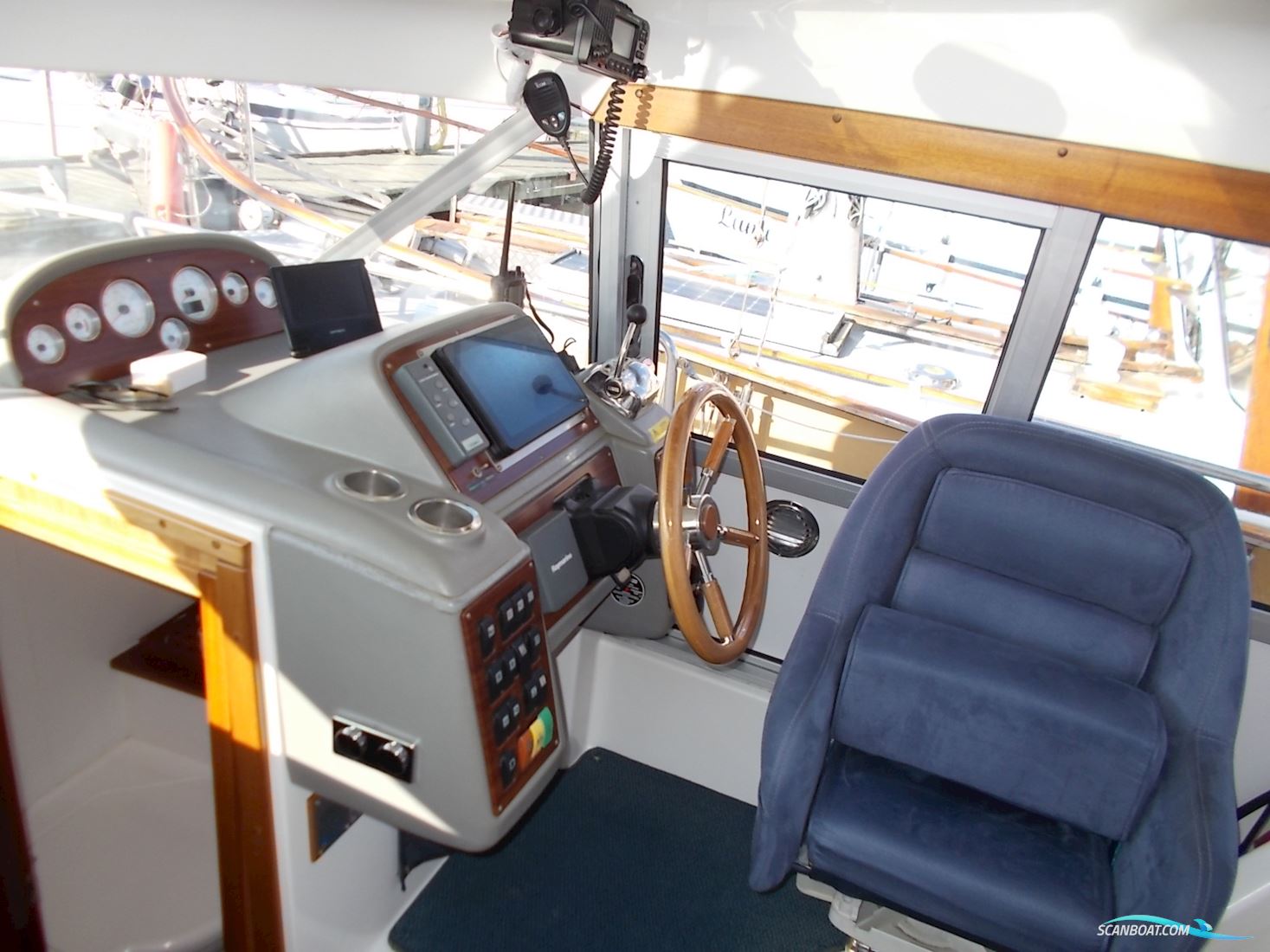 Nimbus 340 Commander