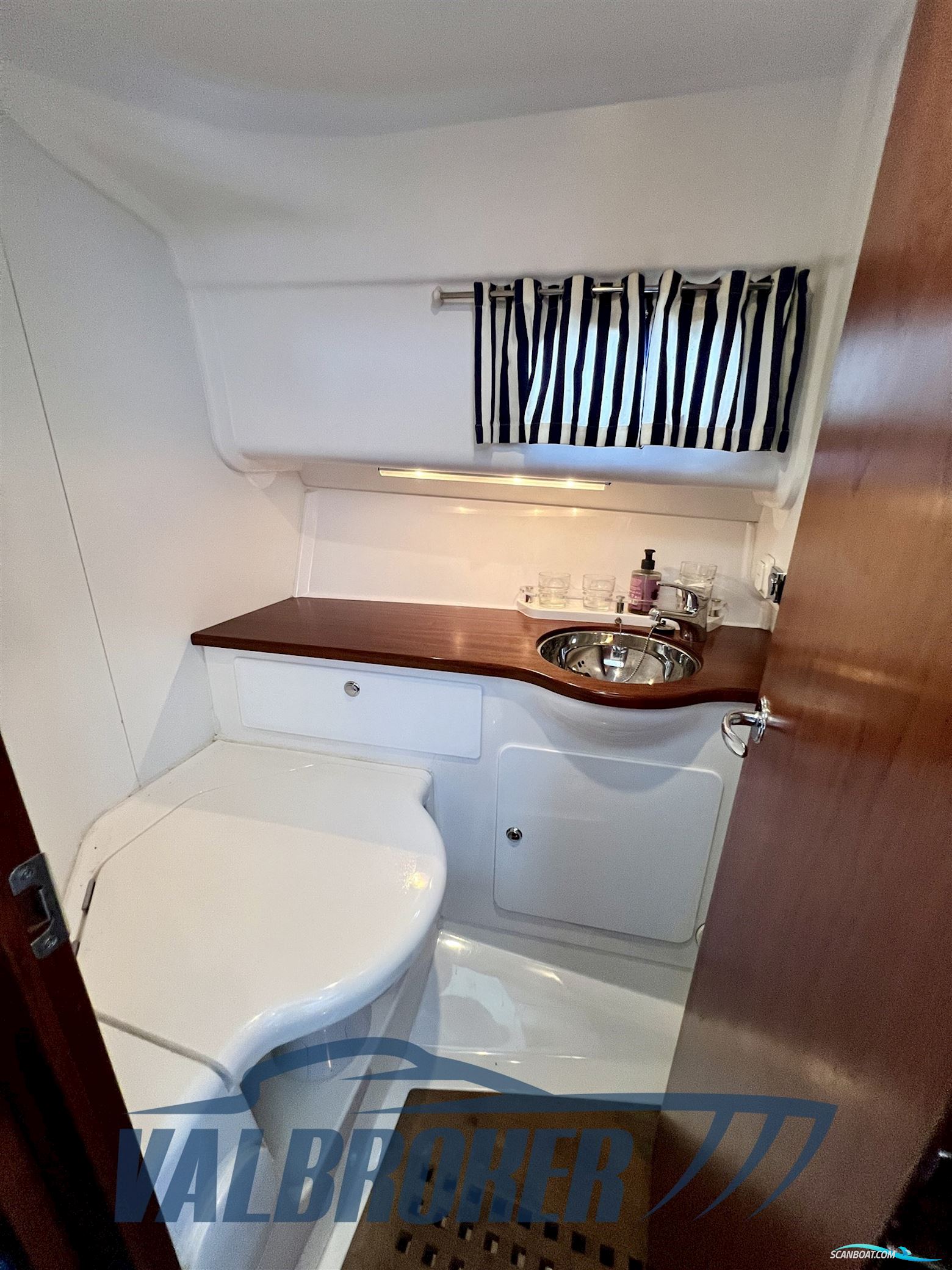 Nimbus 340 Commander