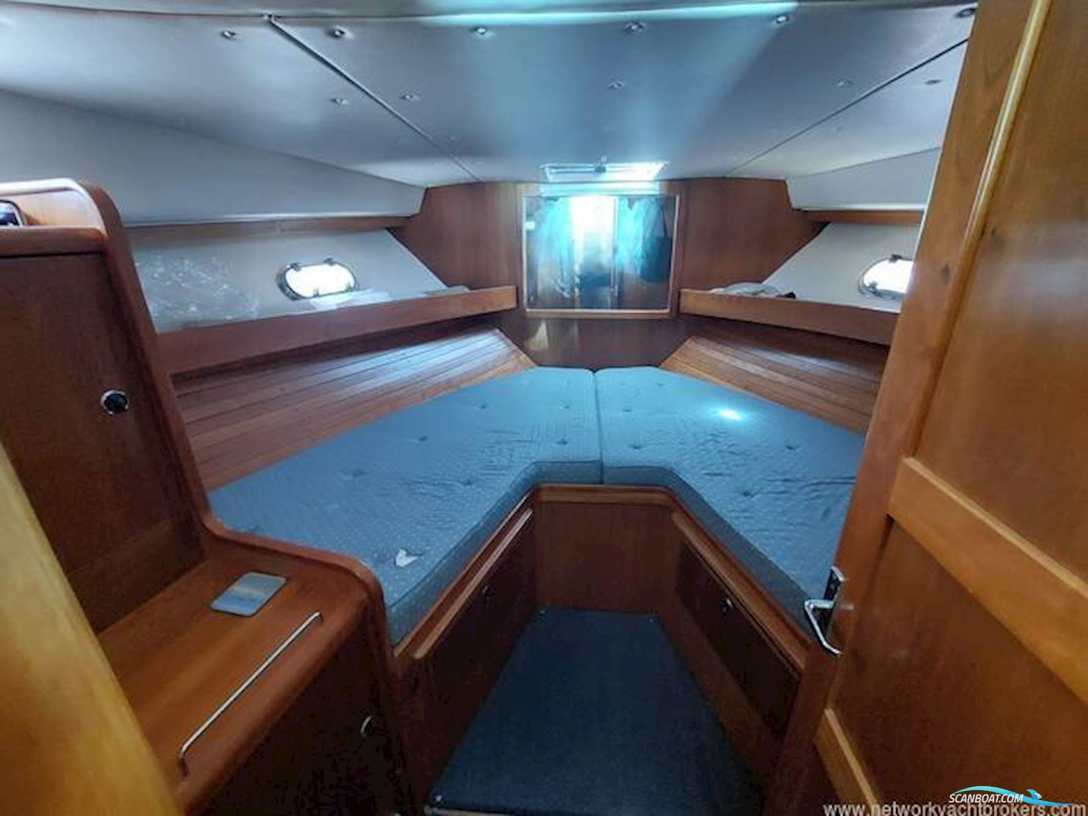 NIMBUS 37 Trawler