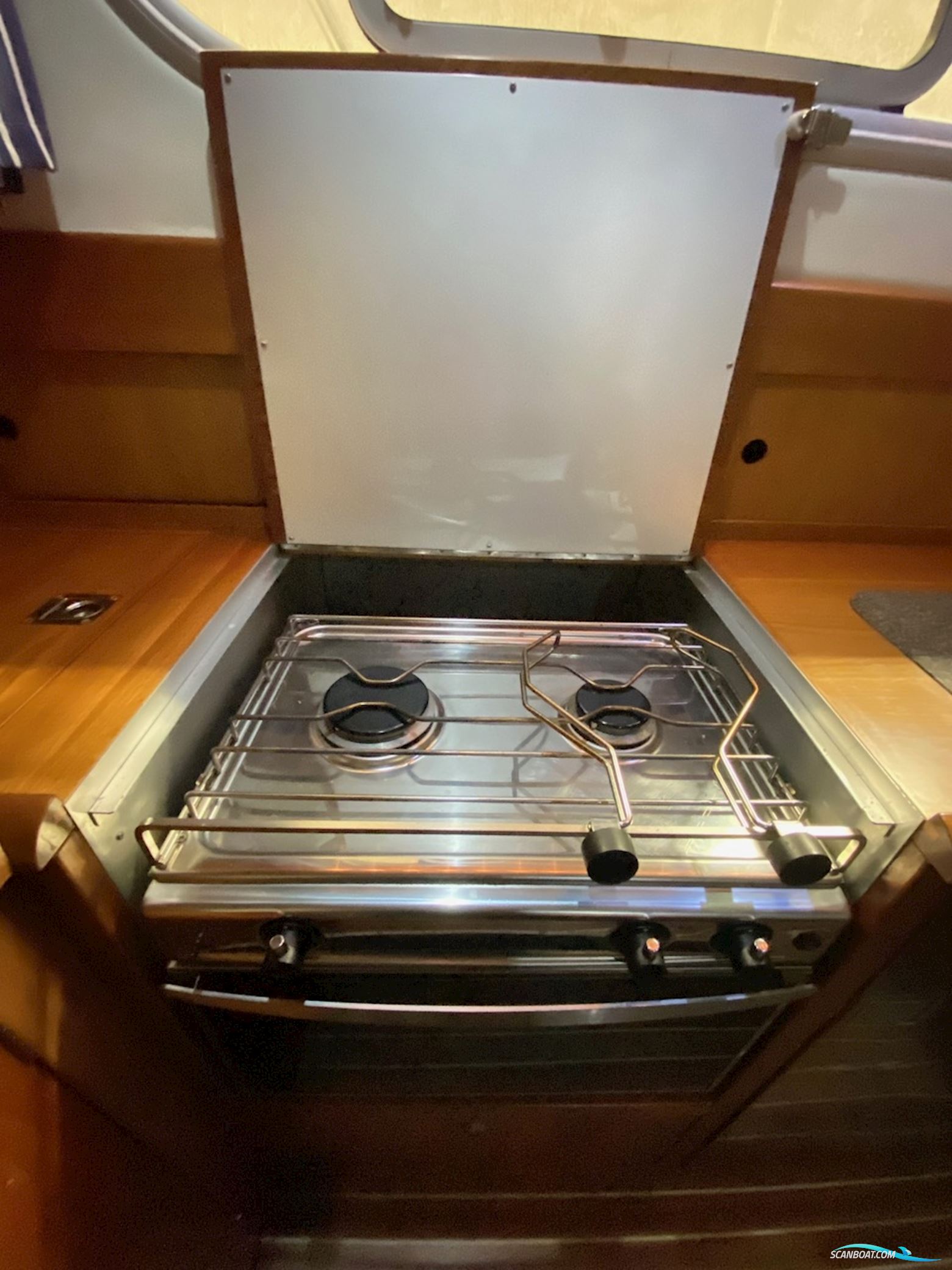 Nimbus 380 Commander