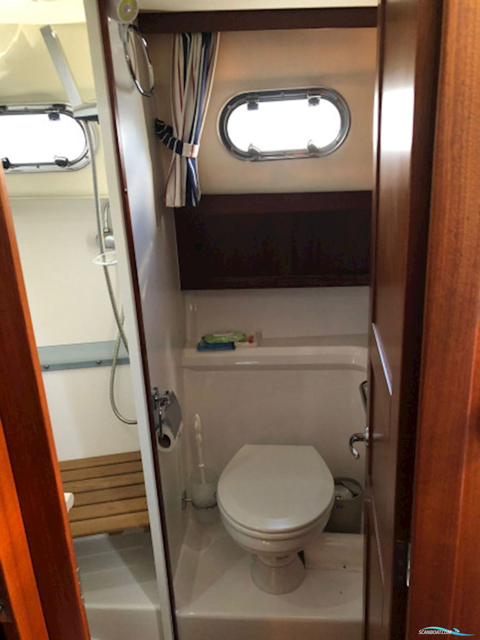 Nimbus 380 Commander