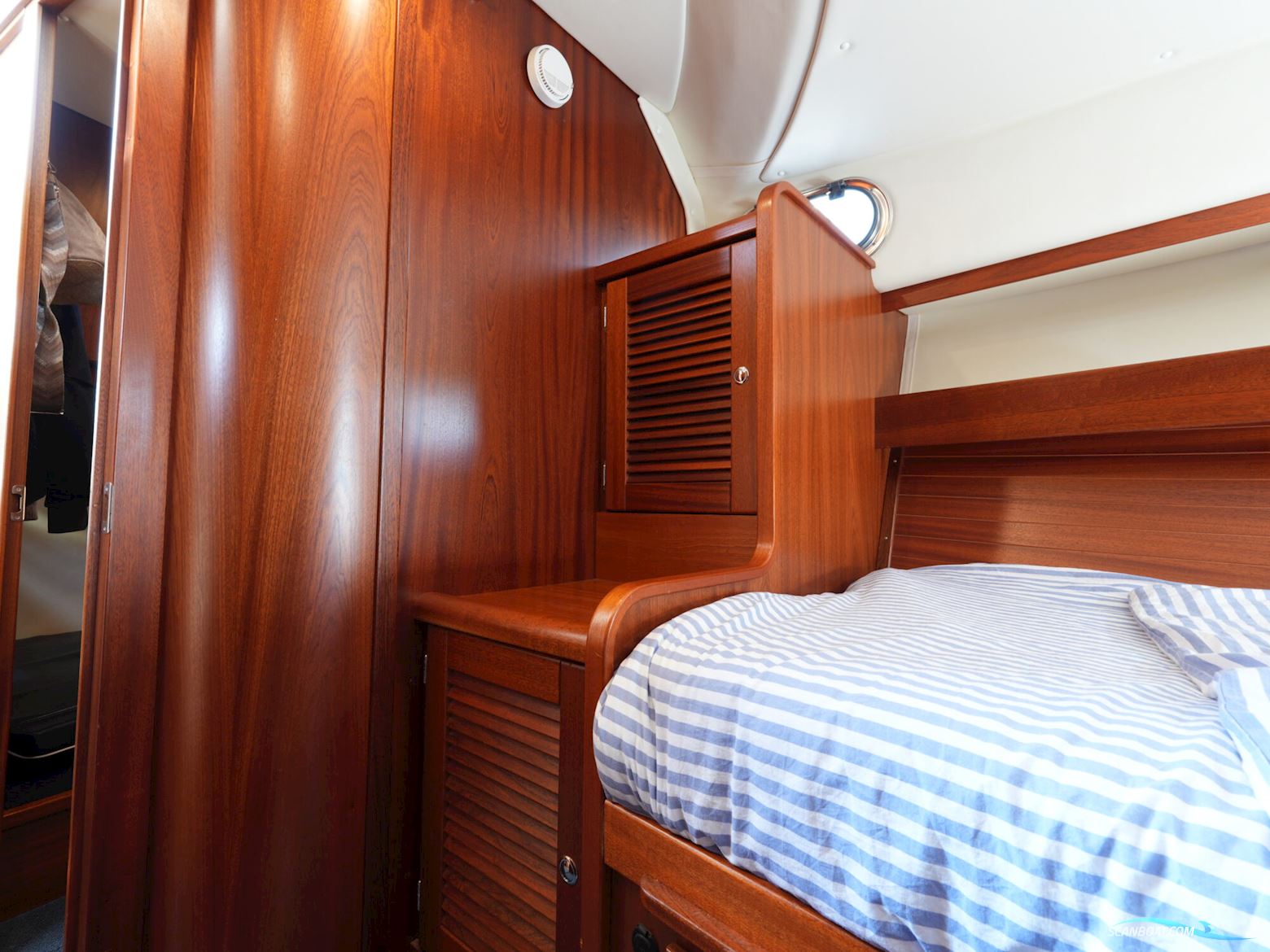 Nimbus 380 Commander