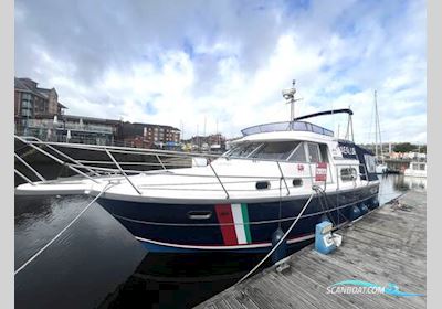 Nimbus 380 Commander Motorboten 2001, met Volvo Penta KAMD43 motor, United Kingdom