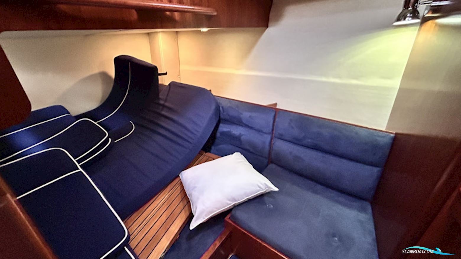 Nimbus 380 Commander