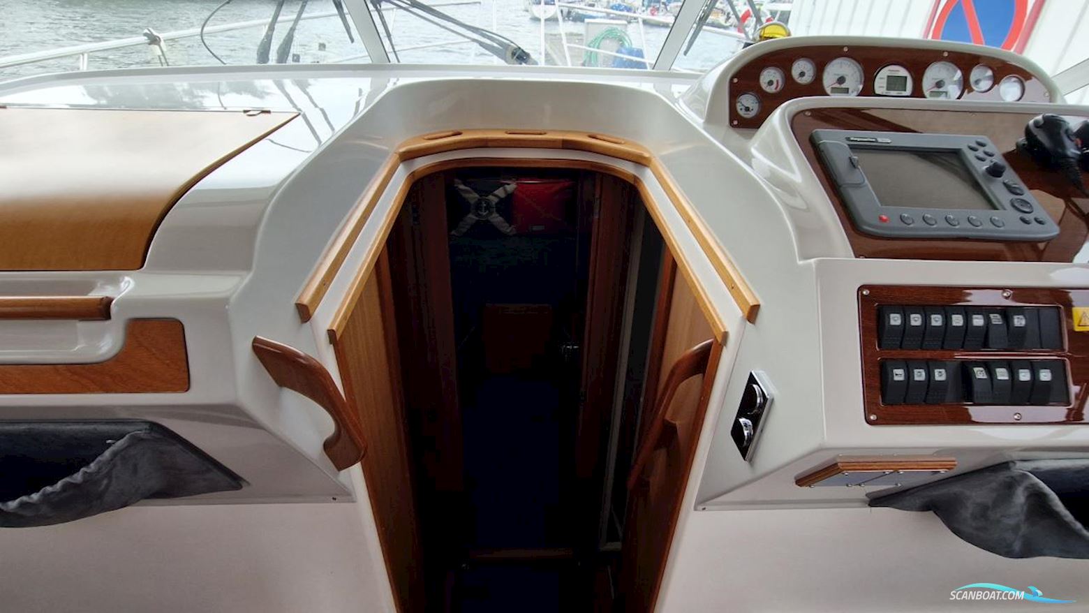 Nimbus 380 Commander