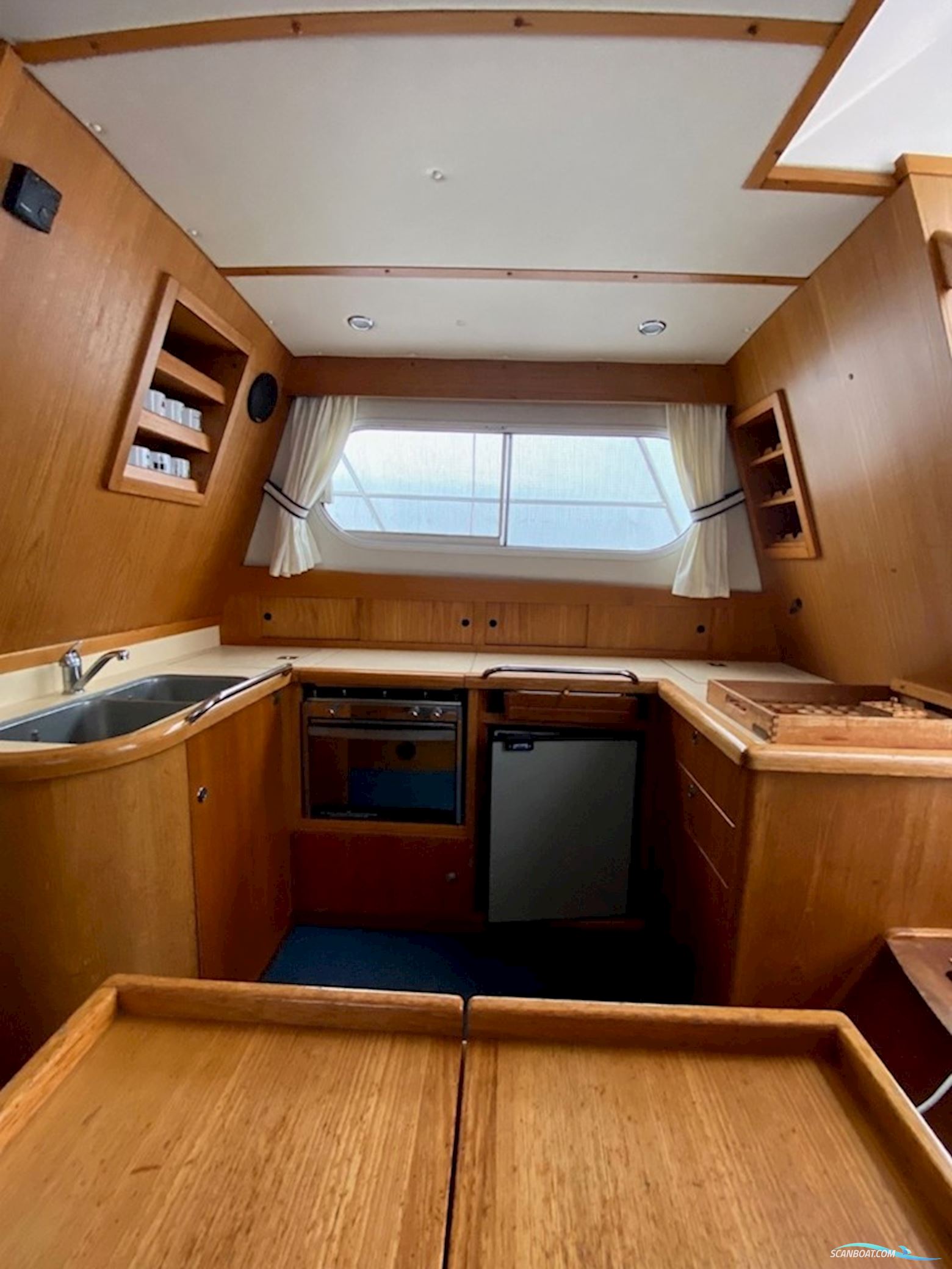 Nimbus 380 Commander