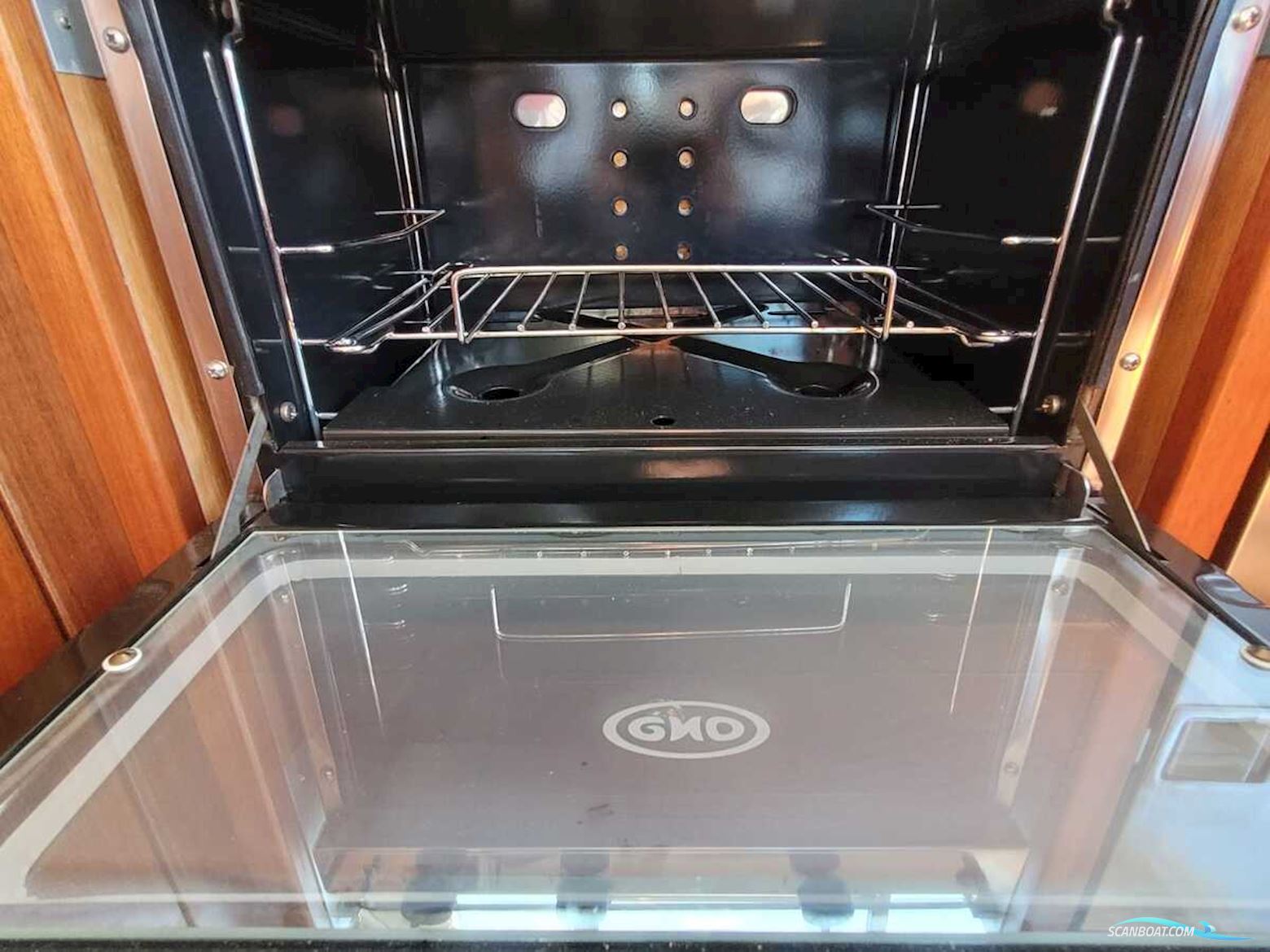 Nimbus 380 Commander