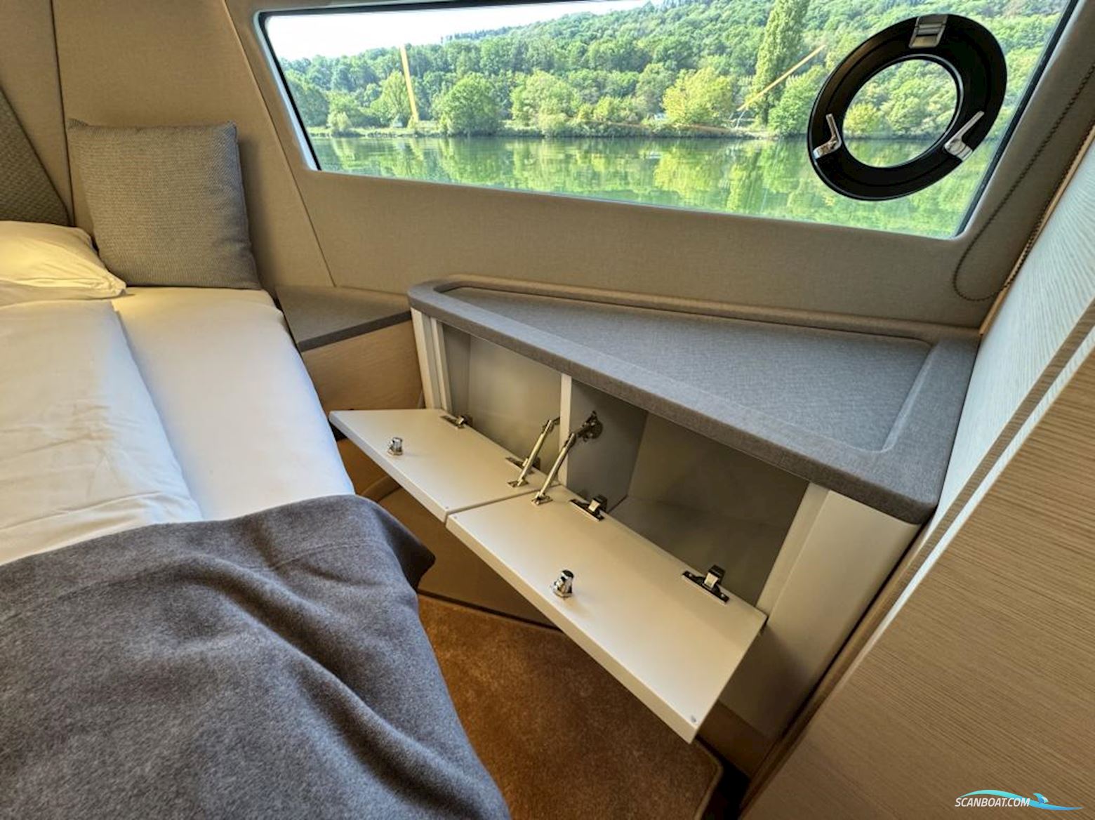 Nimbus 495 Flybridge