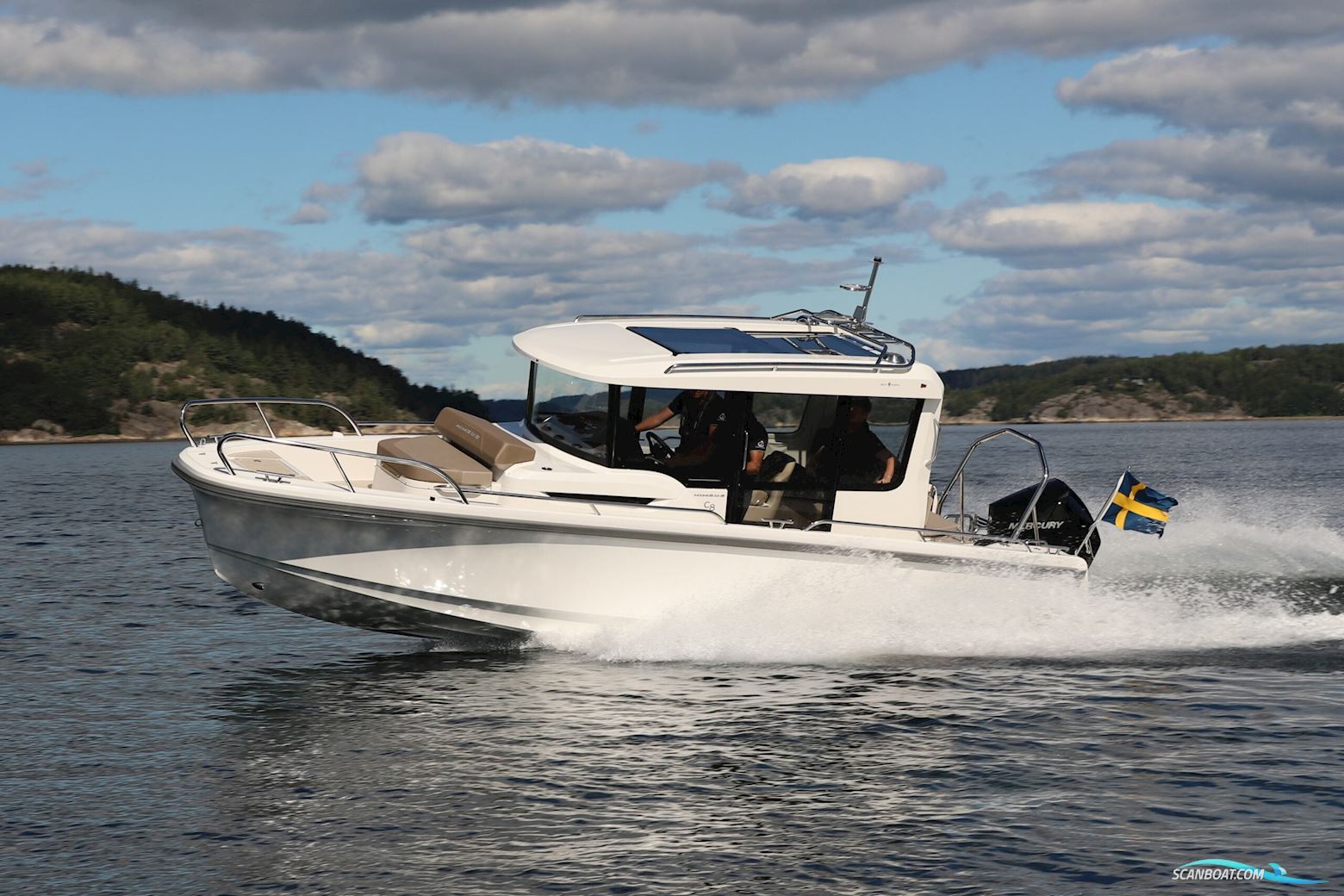 Nimbus C8 Motorboten 2024, met Mercury V8-300 hk motor, Sweden