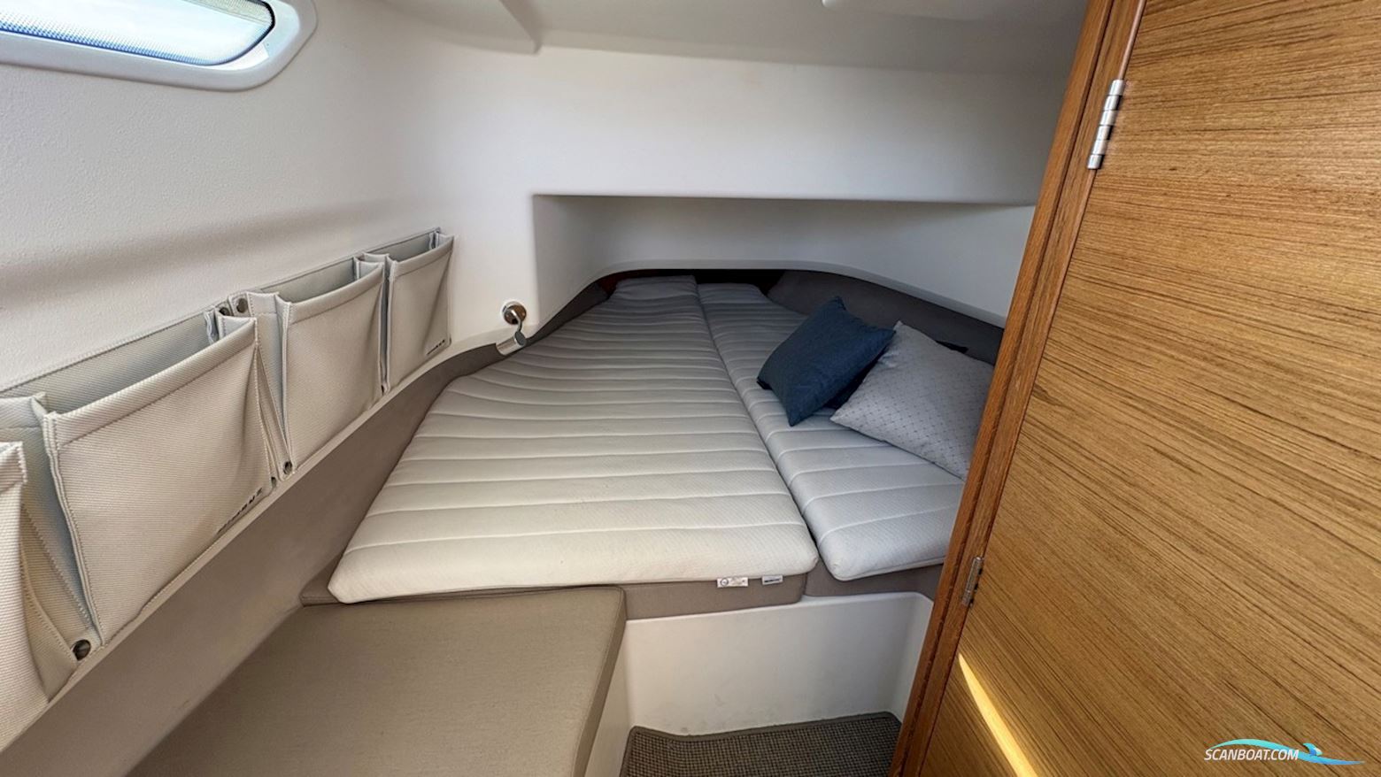 Nimbus Tender 9