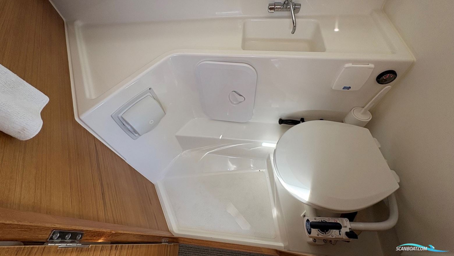 Nimbus Tender 9