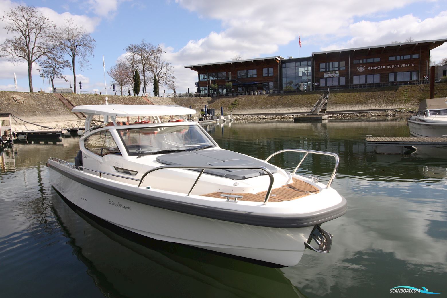 Nimbus W9 Motorboten 2019, met Diesel Mercury 3, OL V6270 PS Bravo3 motor, Duitsland