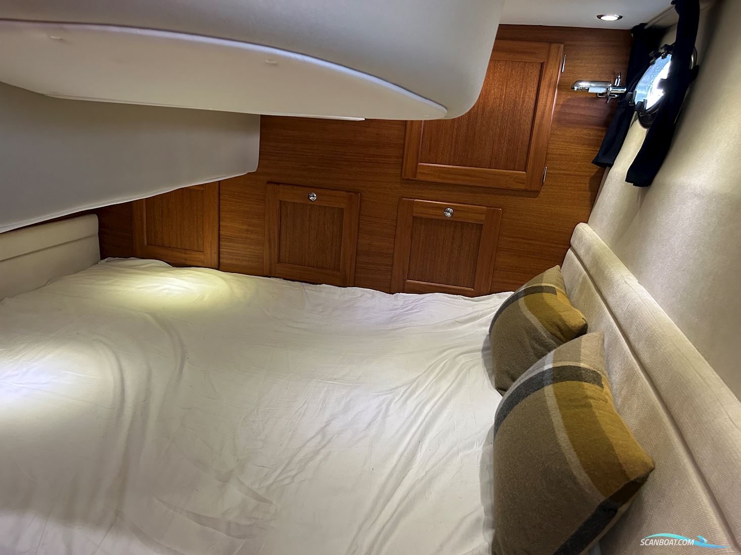 Nord West 370 Flybridge IPS 400