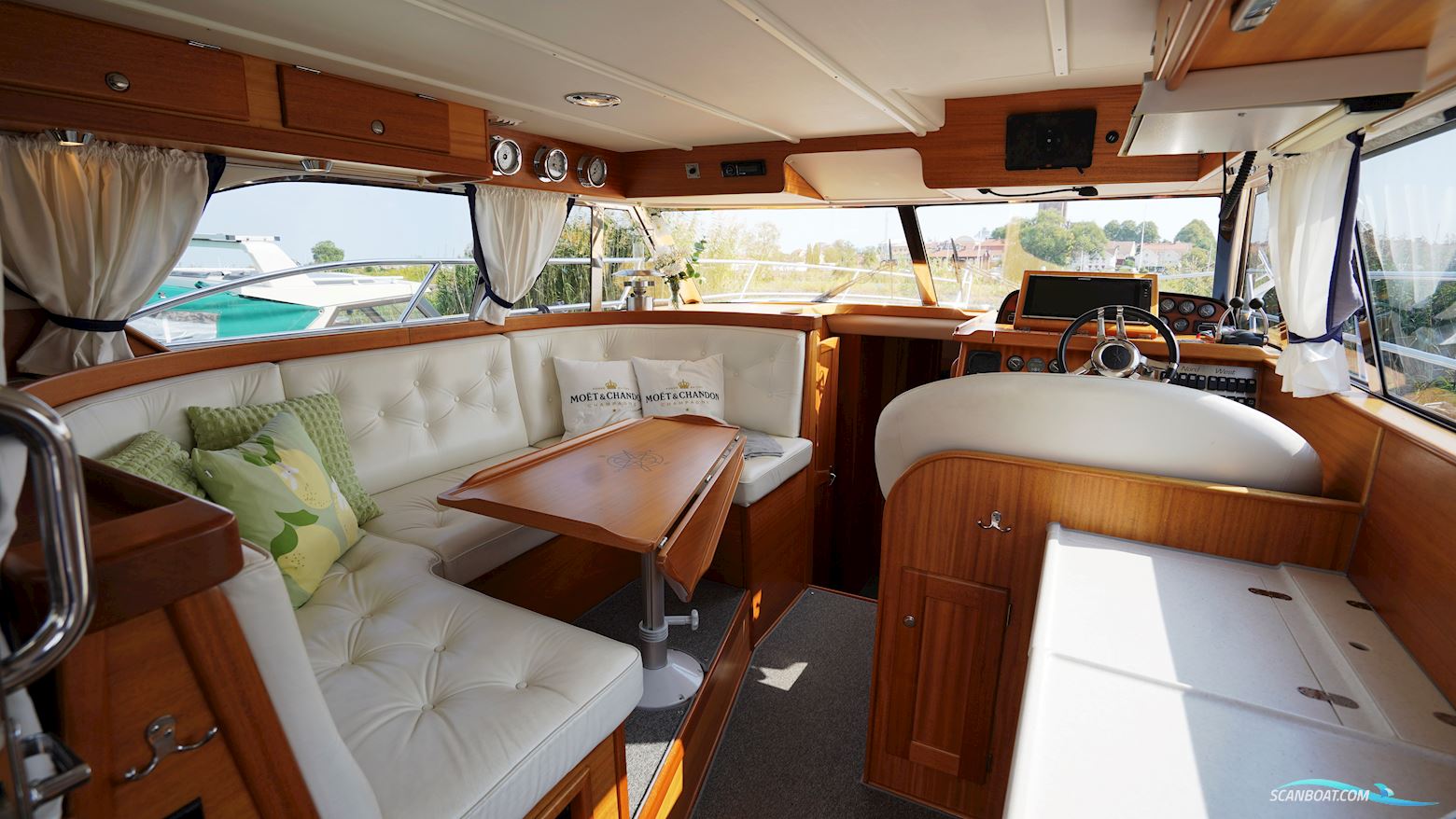 Nord West 390 Flybridge