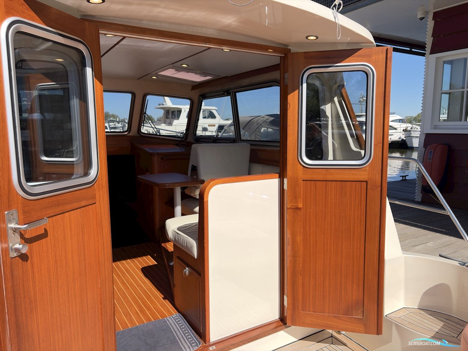 North-Line 37 Wheelhouse