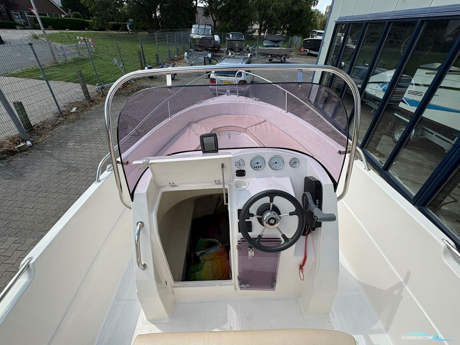 Ocean Master 550 Center Console