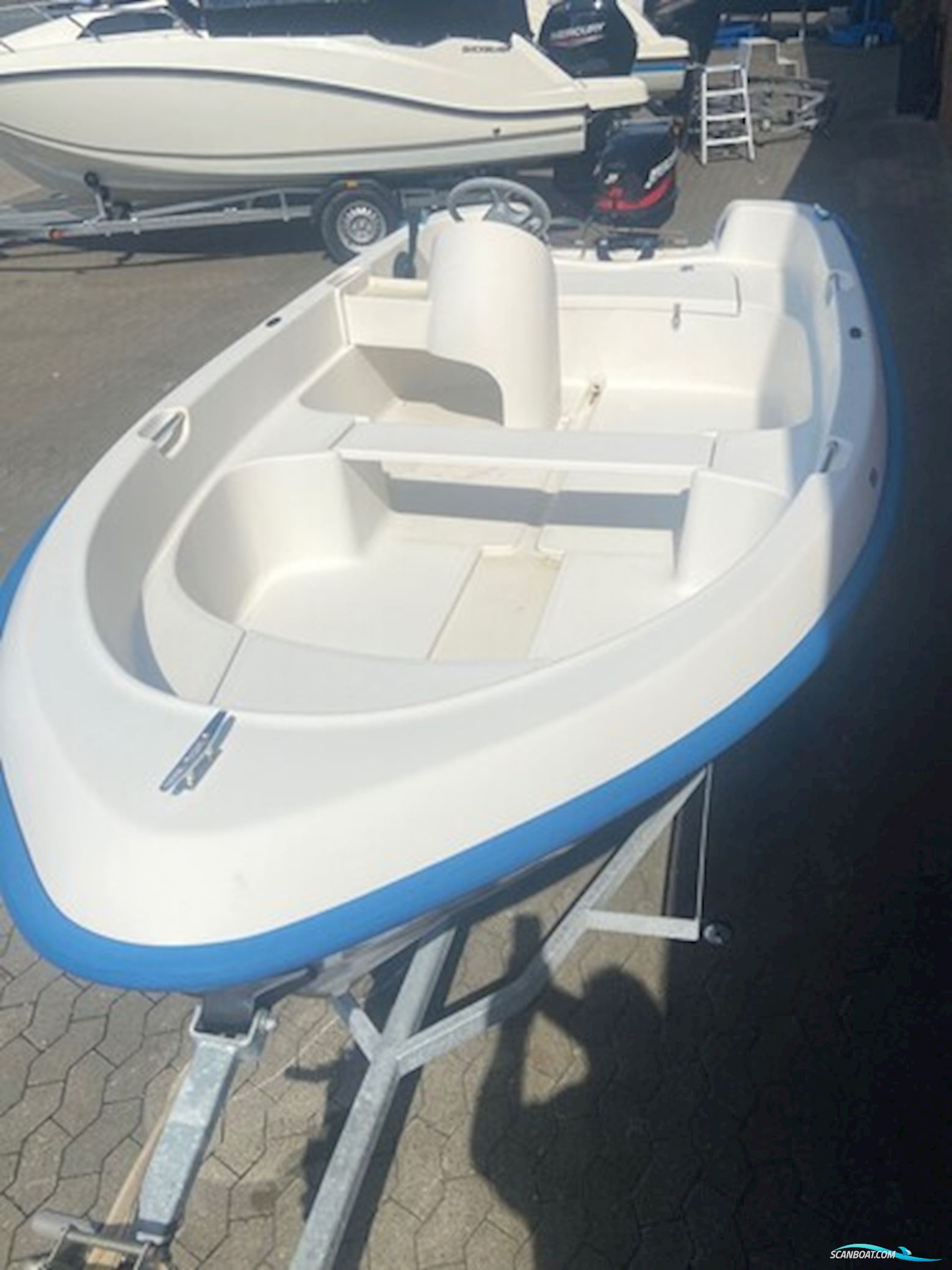 Ørnvik 410 m/Mercury 25 hk 2-takt og Variant trailer