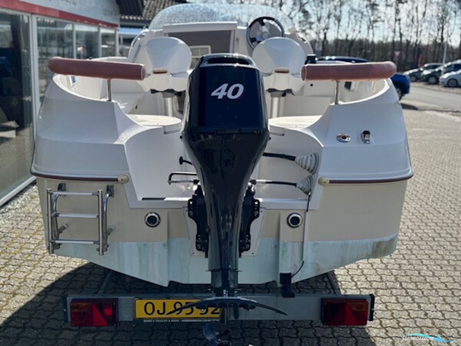 Ørnvik 470 Cruiser med 40 hk Mercury-EFI og 1000 kg Brenderup bådtrailer 