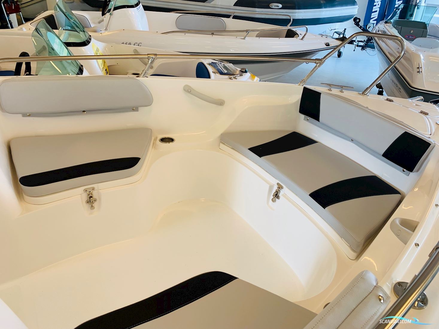 Olympic 520 Bowrider