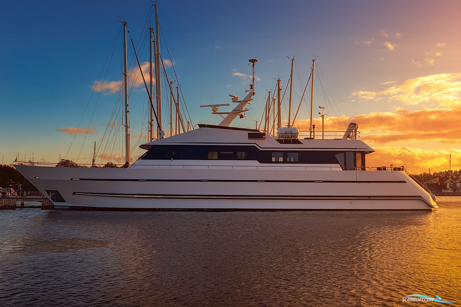 OneOff 92 - Lady Marjan Motorboten 1986, met 2 x Mercedes V12 (OM 424) motor, Denemarken