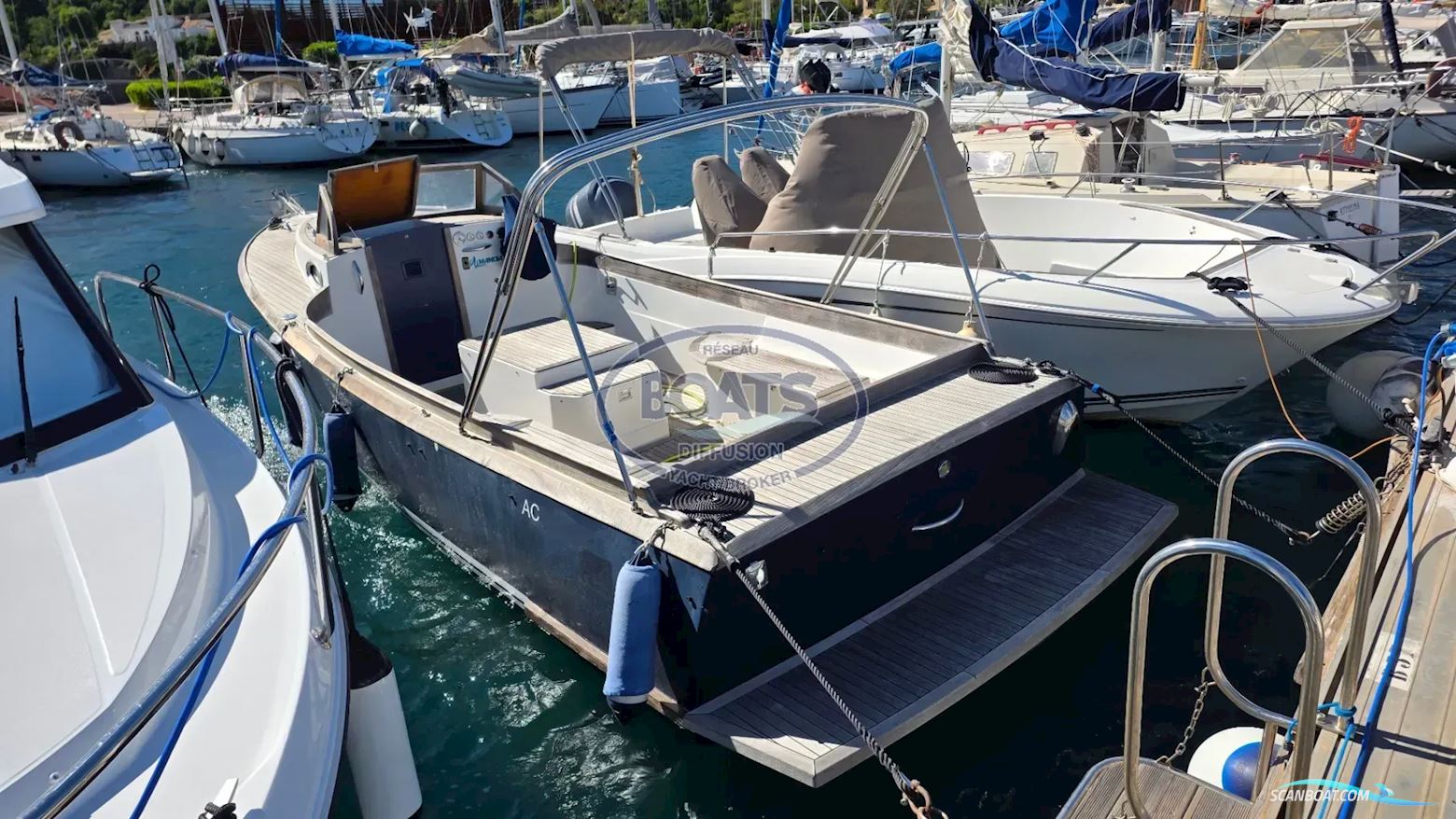OSTREA MARINE NANTUCKET Range Boat 770