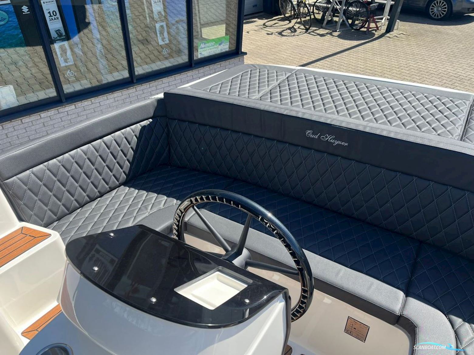 Oud Huijzer 740 Tender