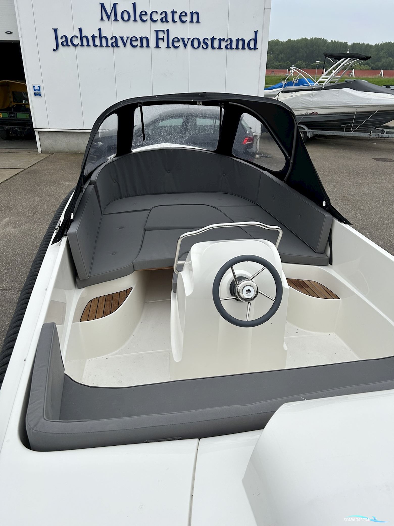 Oudhuijzer 600 Tender