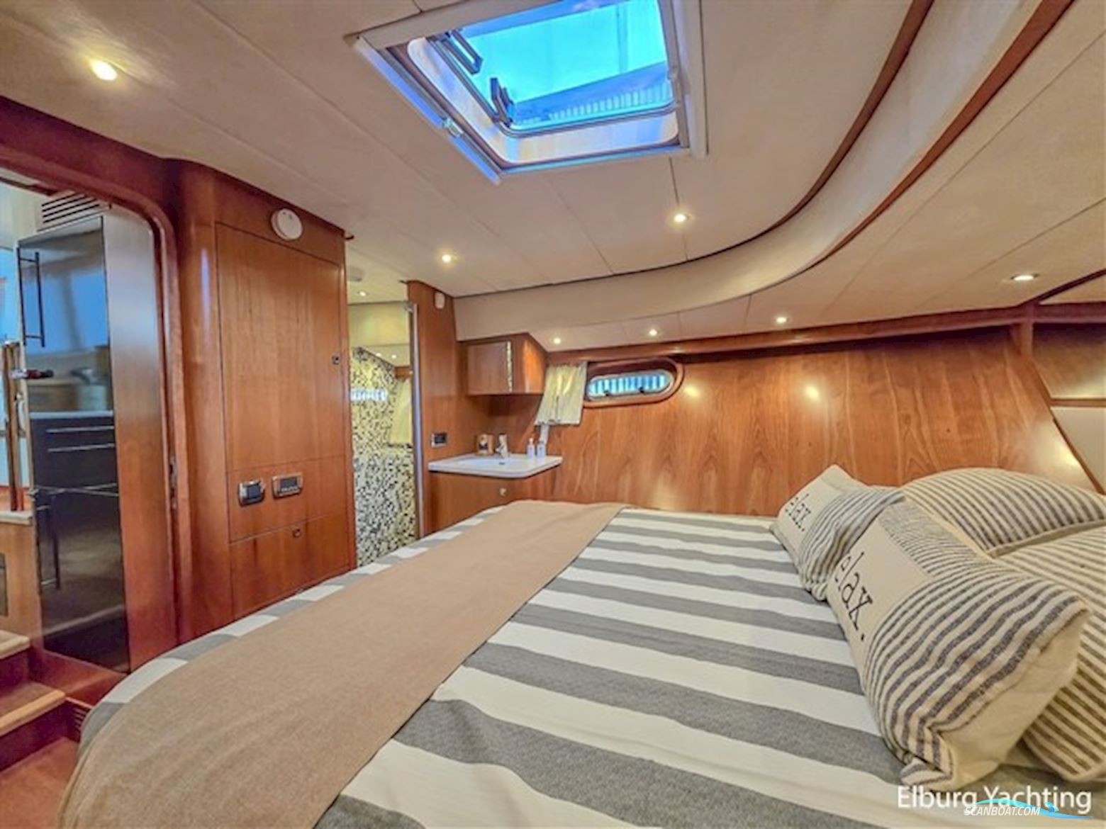 Pacific Allure 180 - Wheelhouse