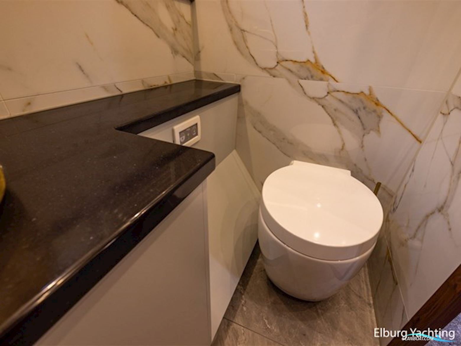 Pacific Pearl Fly 21.00 - CB - Stabilizers