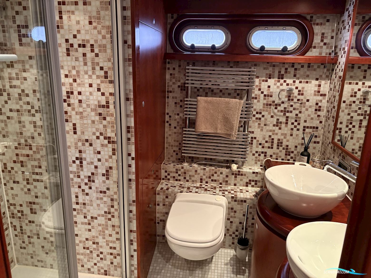 Pacific Prestige 190