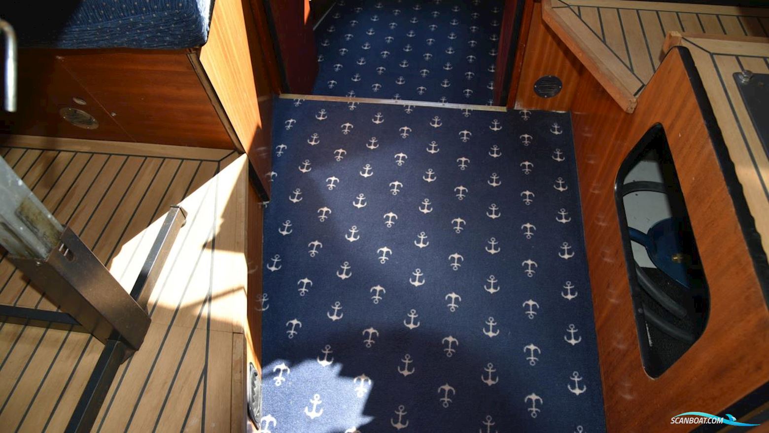 Parad 31 Flying Bridge