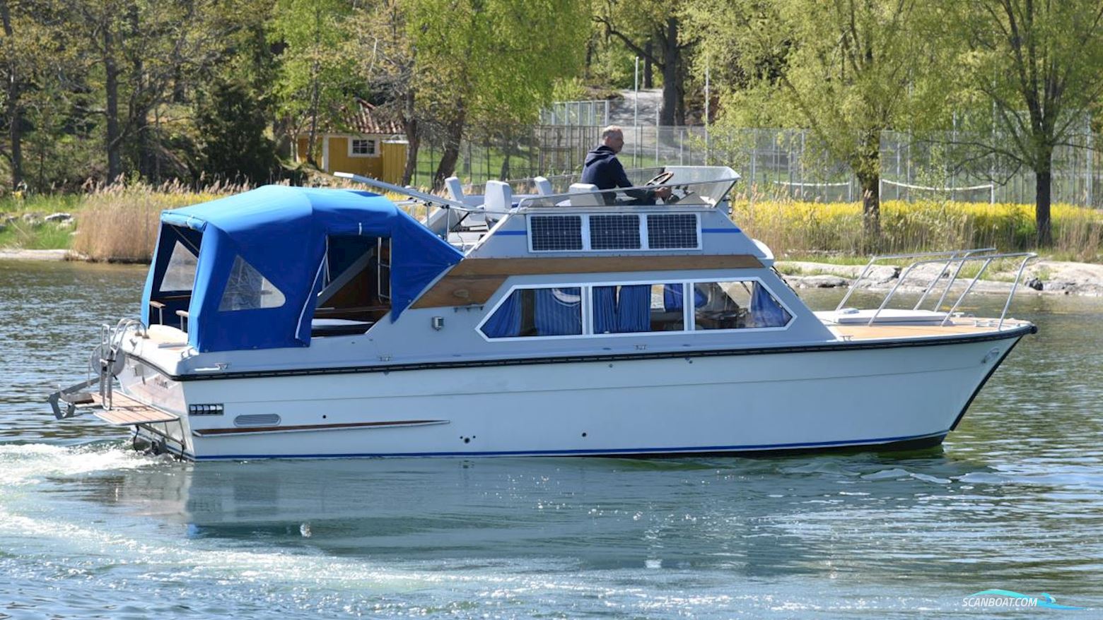 Parad 31 Flying Bridge Motorboten 1980, met Volvo Penta motor, Sweden