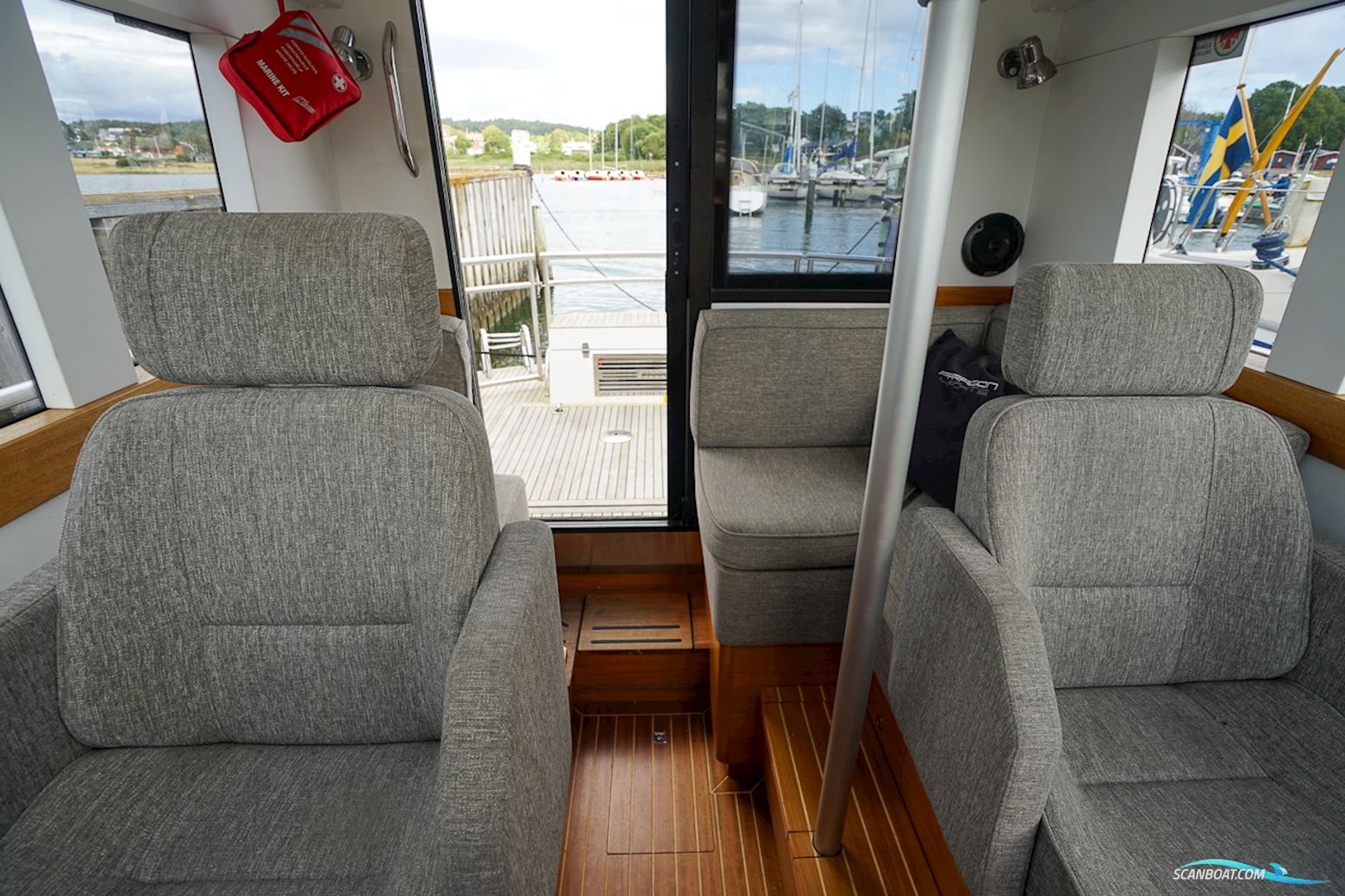 Paragon 25 Cabin