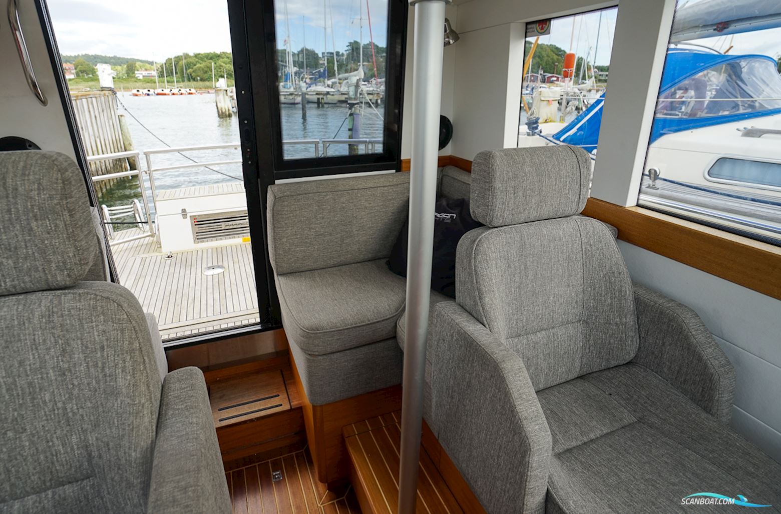Paragon 25 Cabin