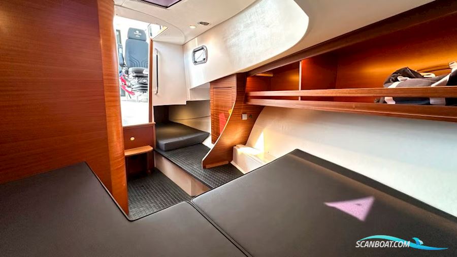 Paragon 31 Cabin
