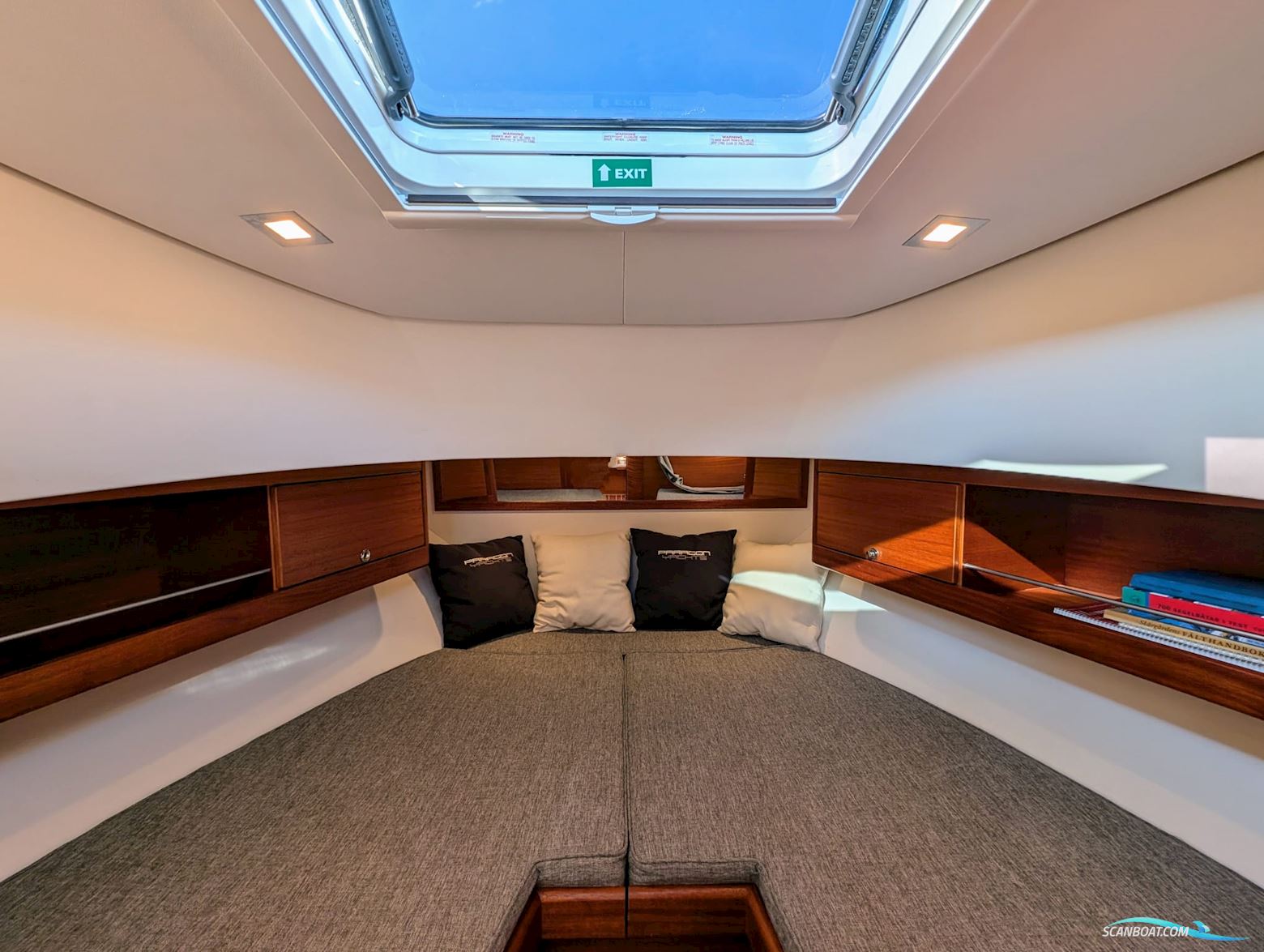 Paragon 31 Flybridge